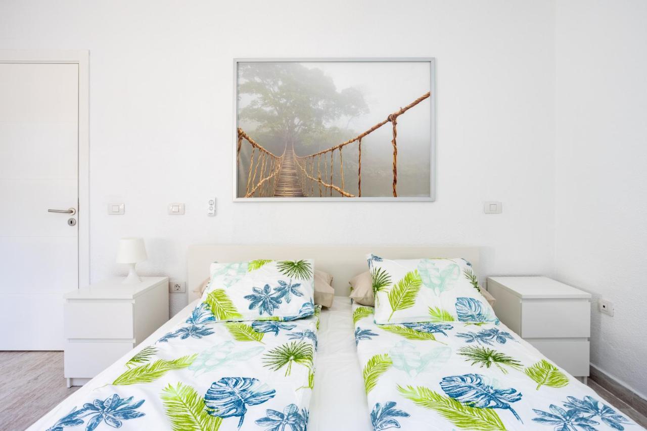 Gigantes Oasis Deluxe By Sunkeyrents Apartamento Santiago del Teide Exterior foto